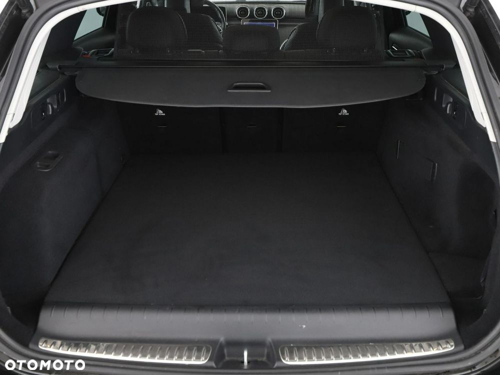 Mercedes-Benz Klasa C 300 e PHEV - 21