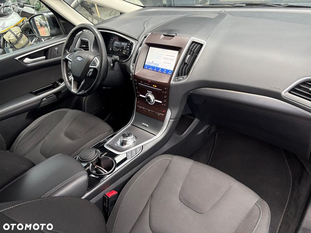 Ford S-Max - 16
