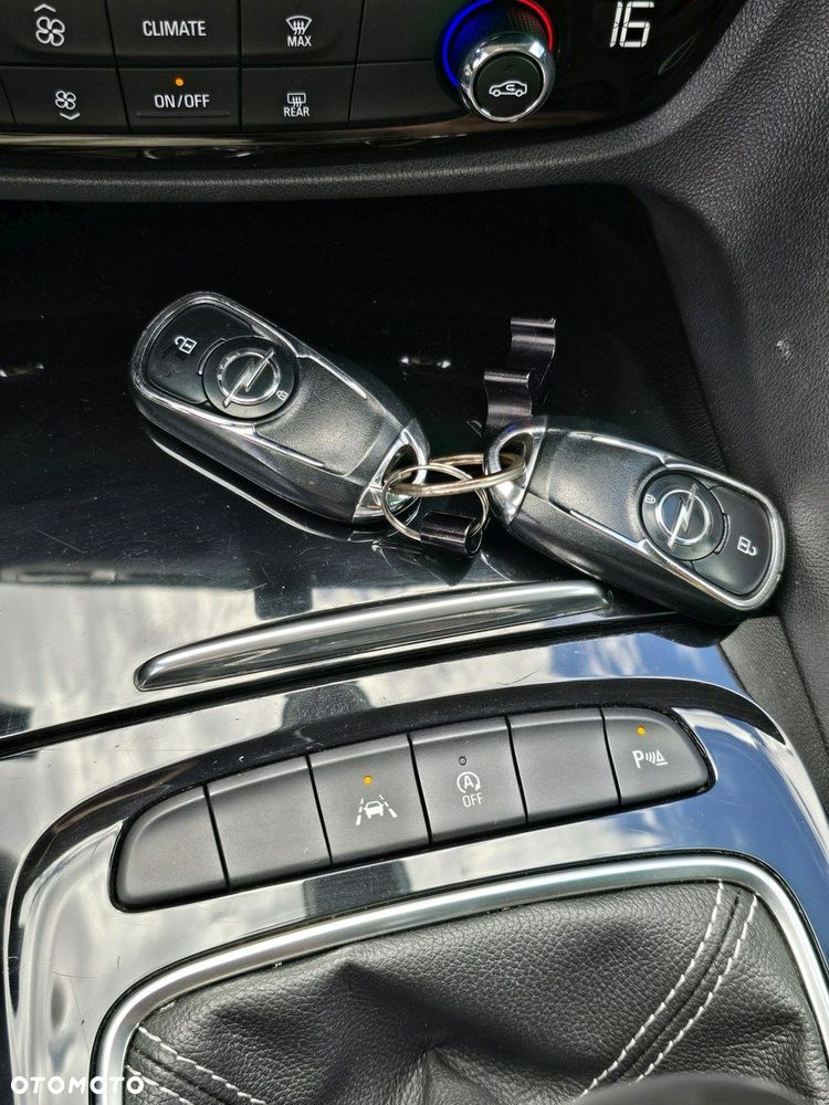 Opel Insignia - 35