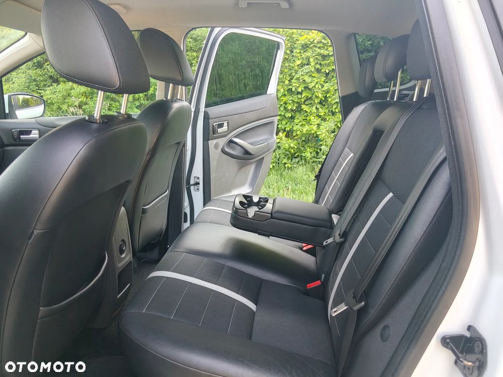 Ford Kuga 2.0 TDCi 4x4 Titanium - 16