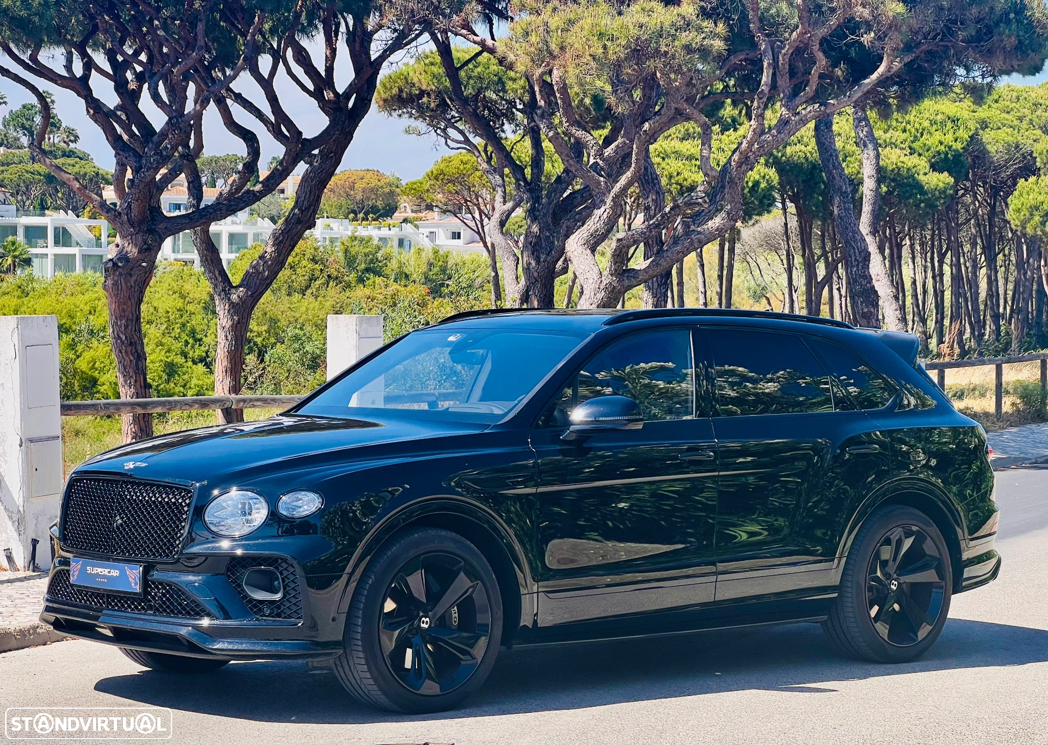 Bentley Bentayga - 4