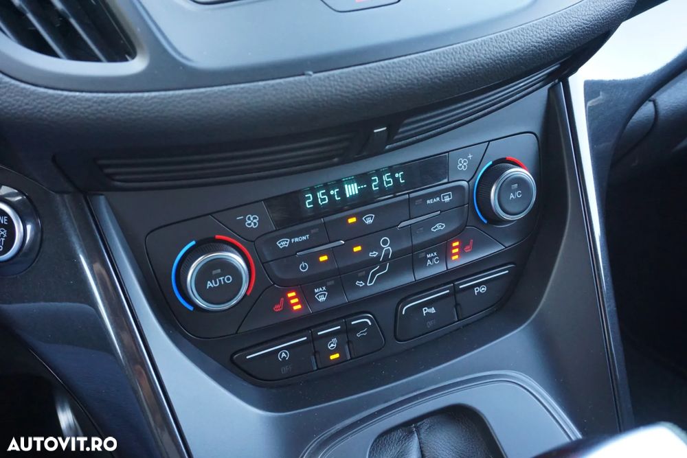 Ford Kuga 2.0 TDCi 4WD Powershift ST-Line - 20