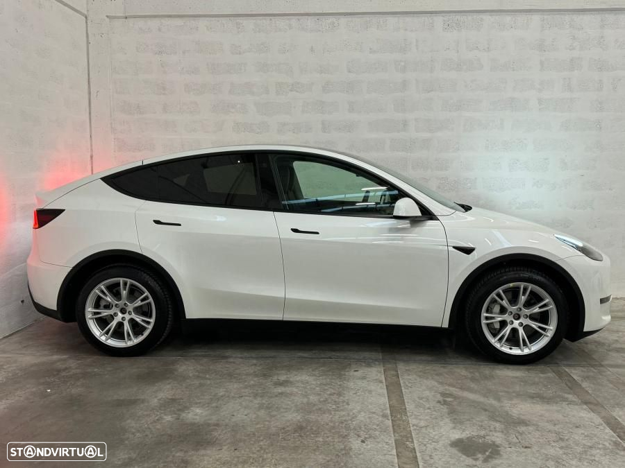 Tesla Model Y Long Range Dual Motor AWD - 7