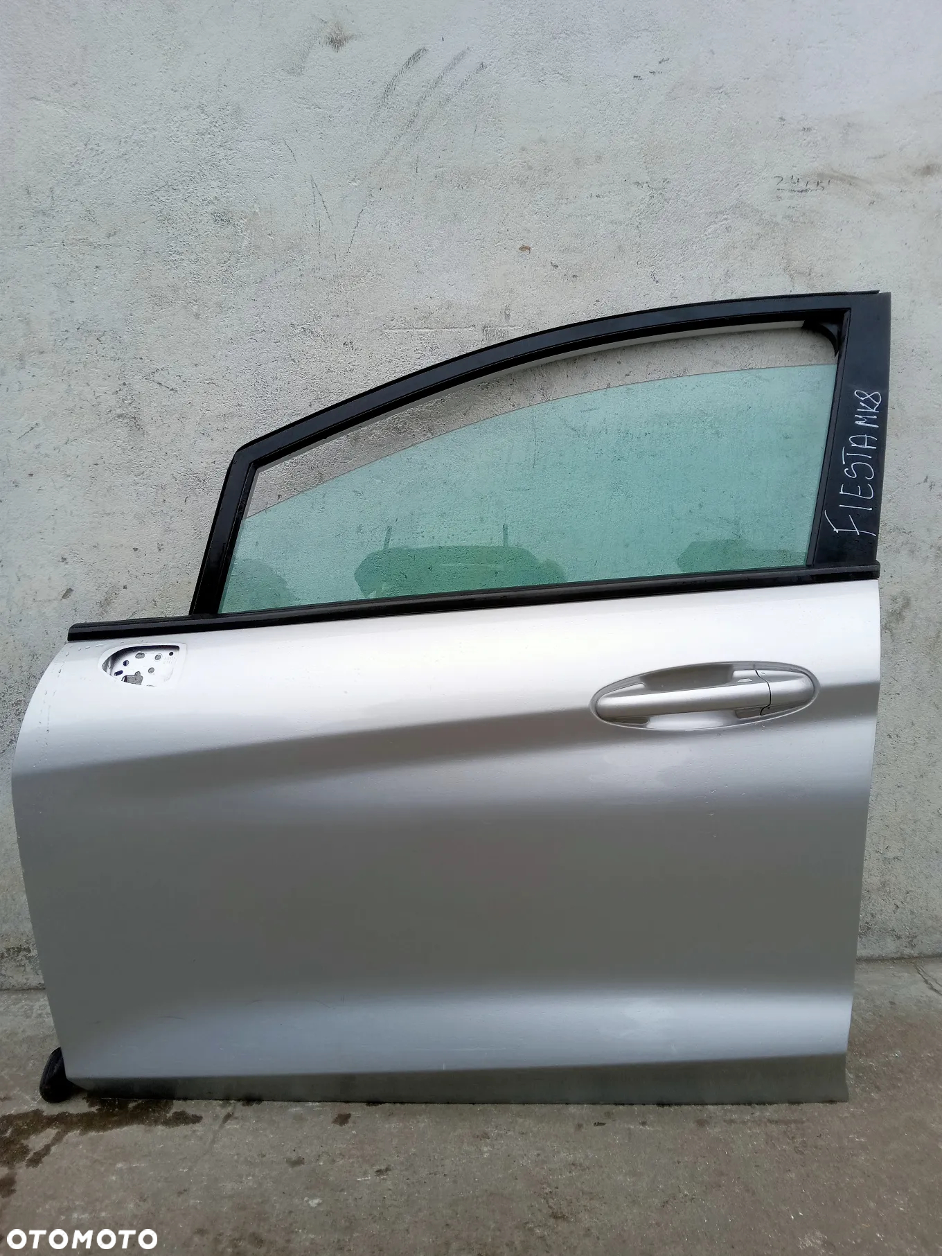 FORD FIESTA MK8 -DRZWI PRZEDNIE PRZÓD - 18