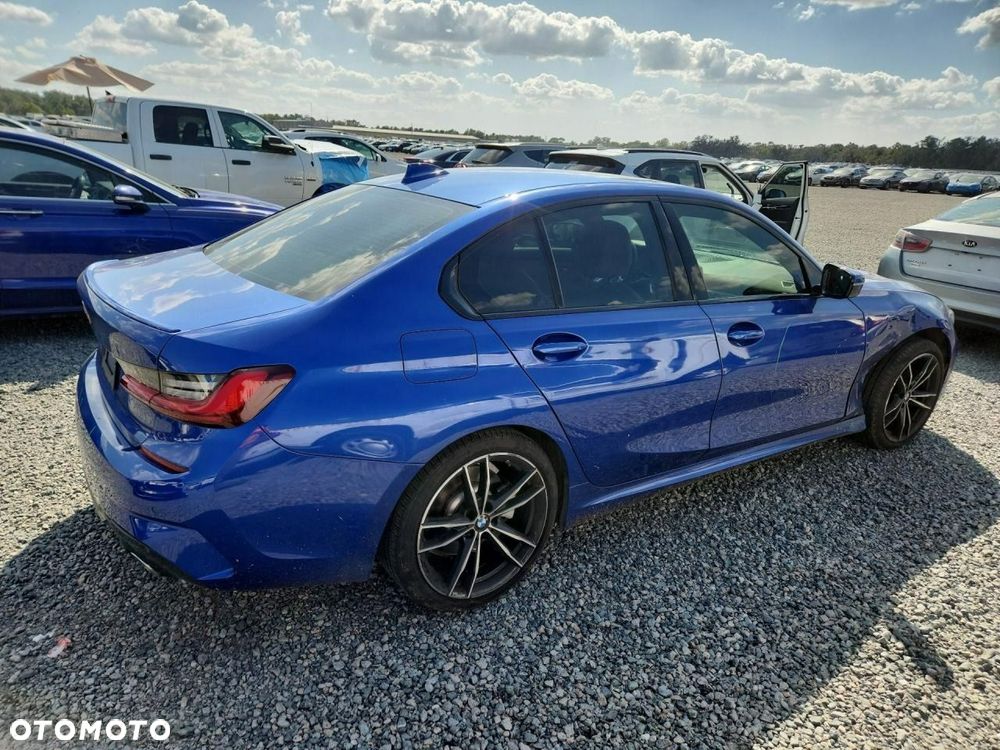 BMW Seria 3 330i M Sport - 4