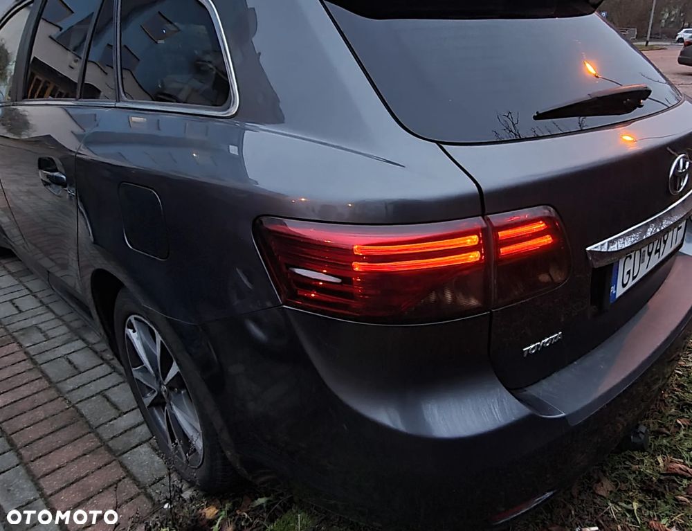 Toyota Avensis 2.2 D-4D Prestige Premium - 2