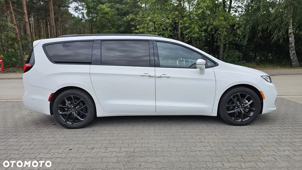 Chrysler Pacifica - 7