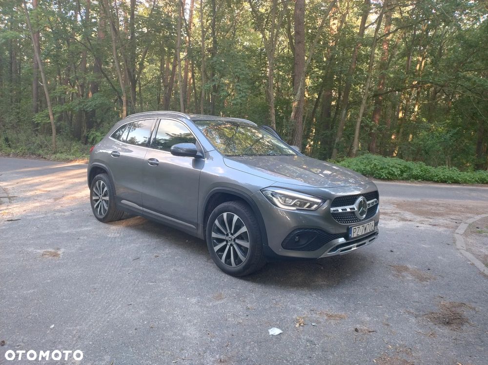 Mercedes-Benz GLA - 23