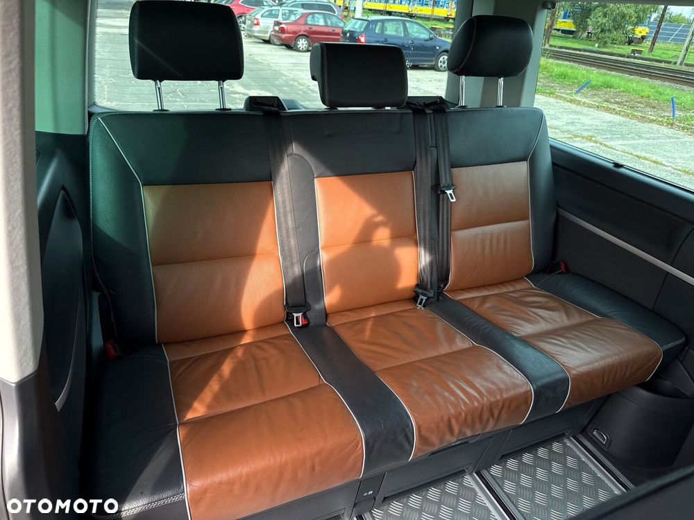 Volkswagen Multivan - 26