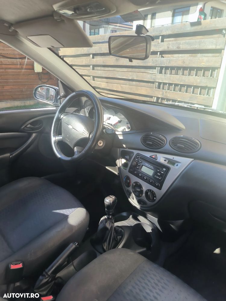 Ford Focus 1.8TDDI Ghia - 4