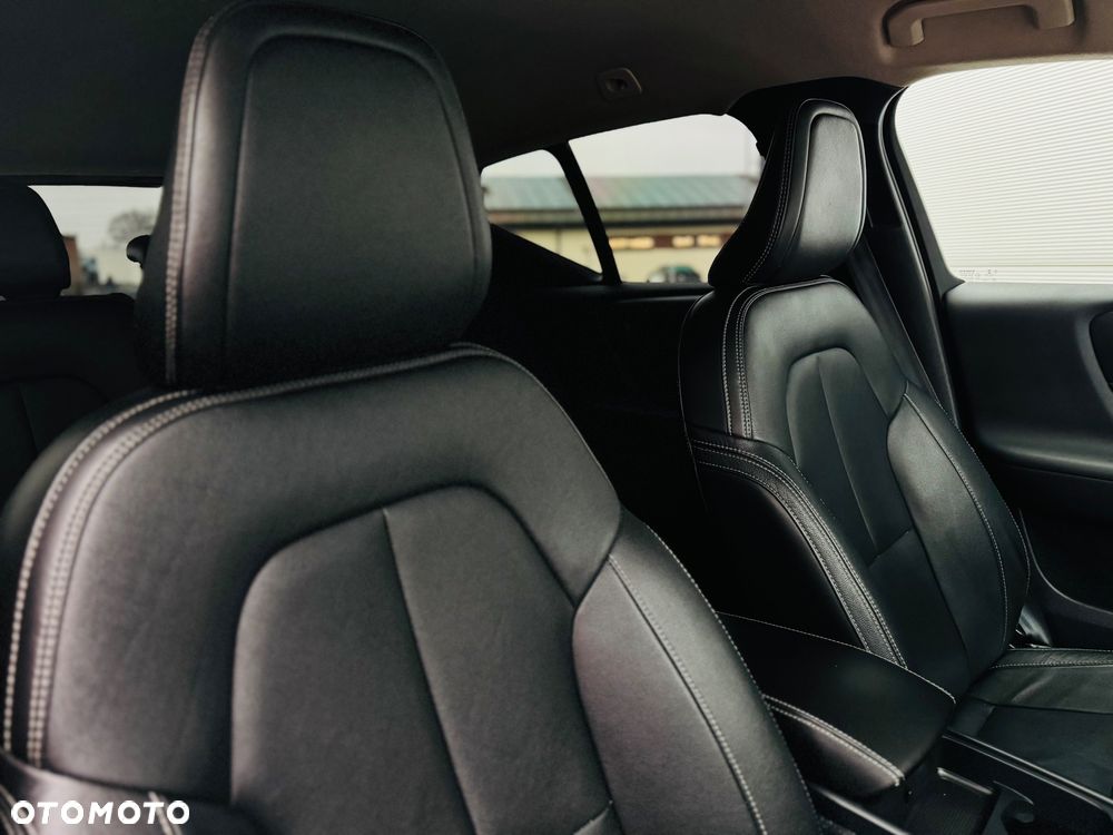 Volvo XC 40 D3 Momentum Pro - 34