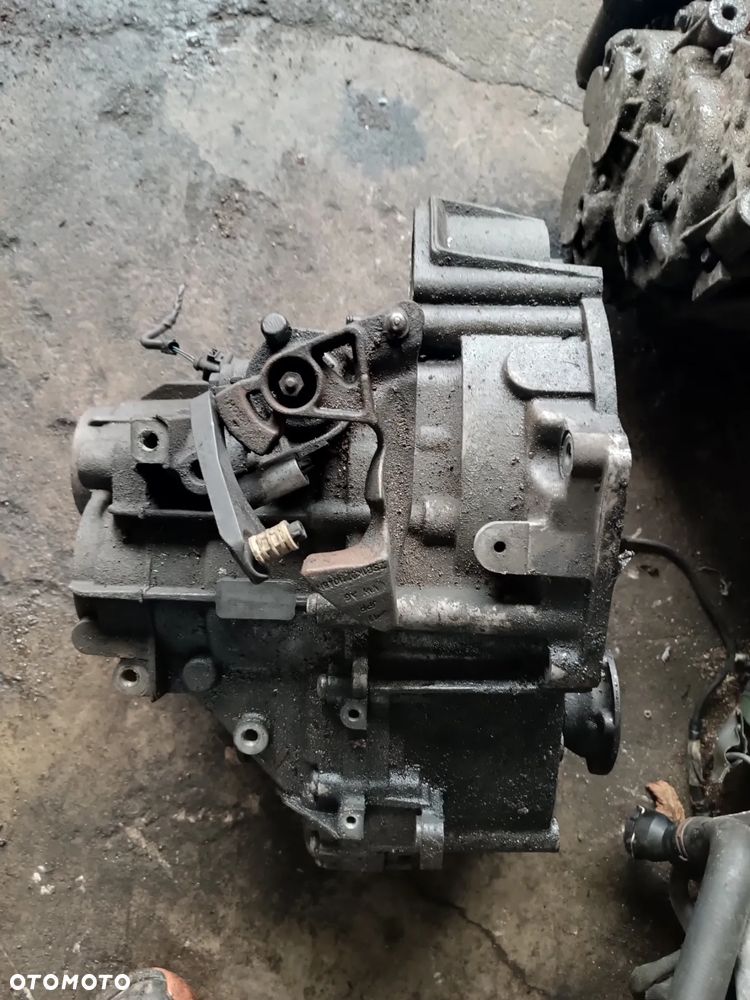 SKRZYNIA BIEGÓW MANUALNA 6-Biegów VW PASSAT B6 KDN 2.0 TDI - 1