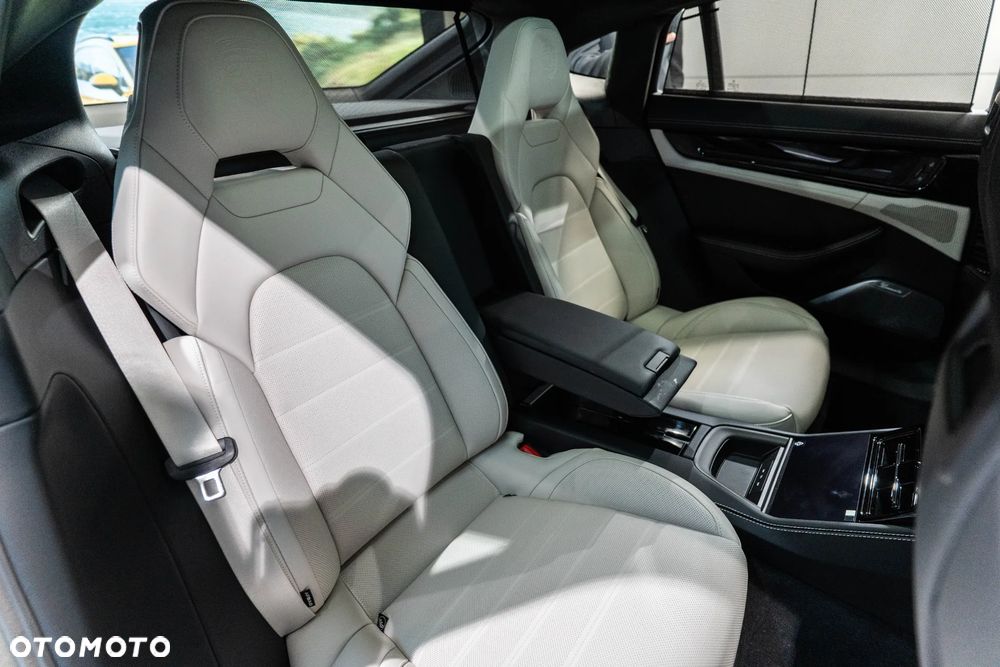 Porsche Panamera Turbo S E-Hybrid PHEV - 15
