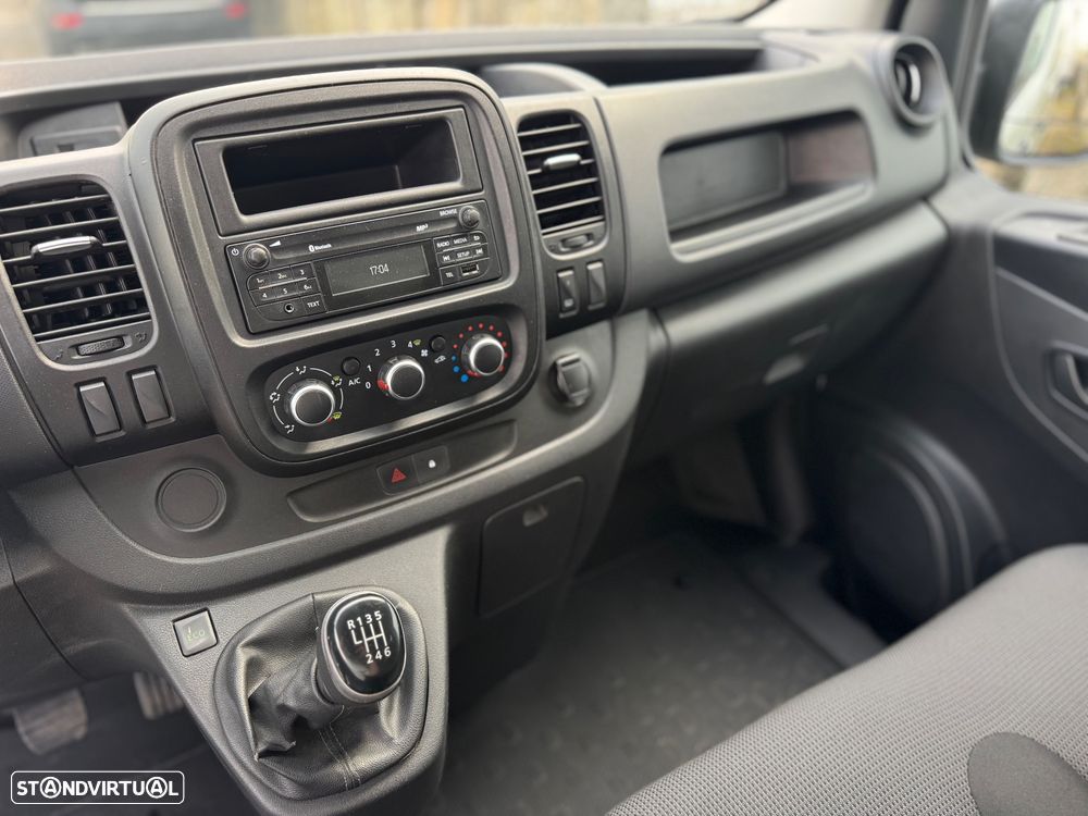 Renault Trafic 2.0 DCI Longa C/IVA DEDUTIVEL - 11