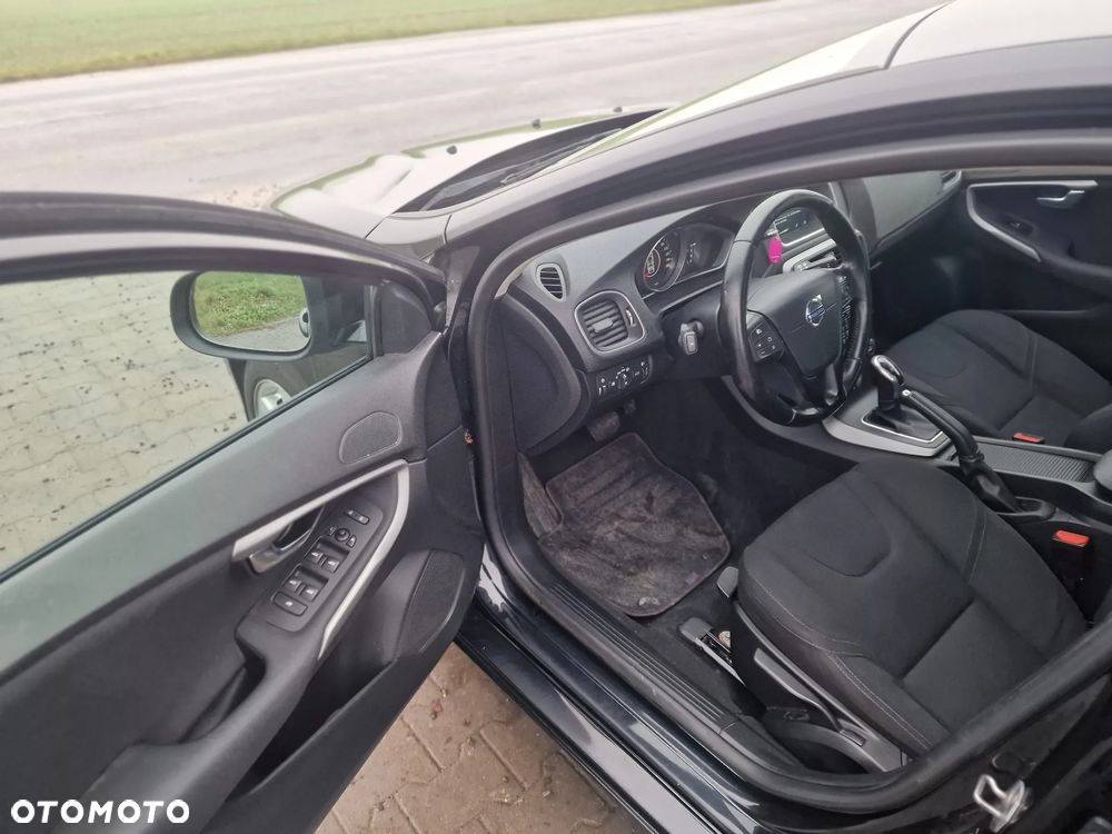 Volvo V40 D3 Geartronic Momentum - 18