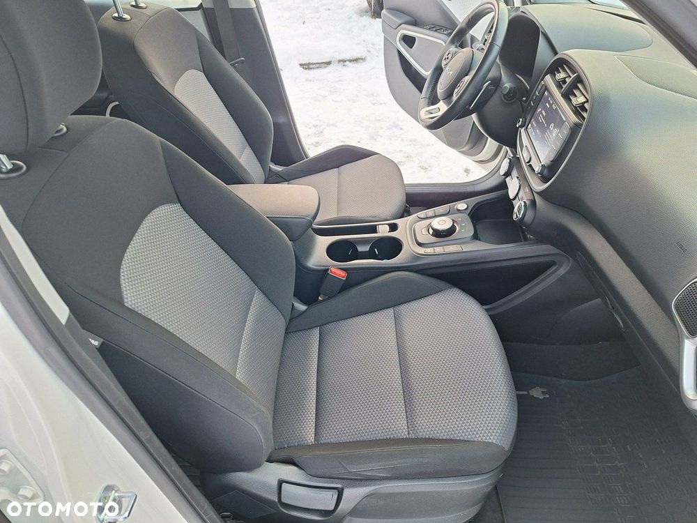 Kia Soul 64kWh M - 27