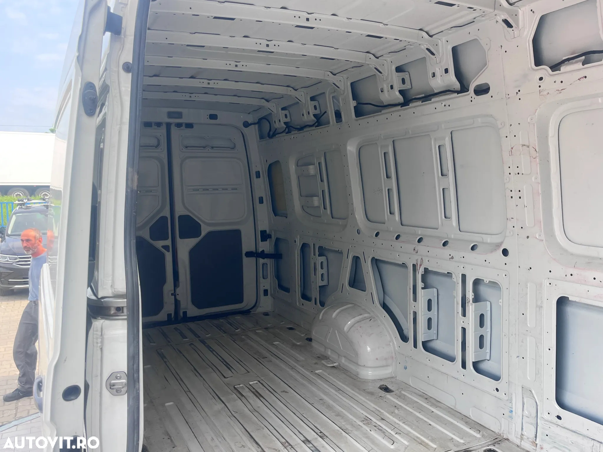 Volkswagen CRAFTER - 8