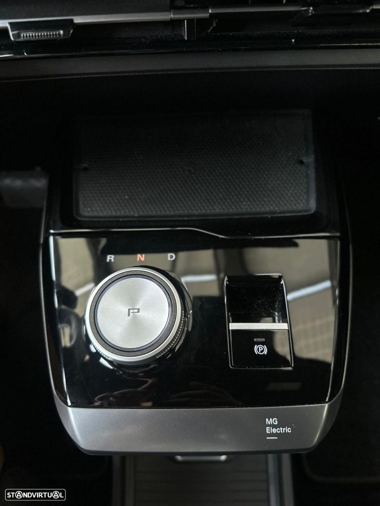 MG MG4 64 kWh Luxury - 21