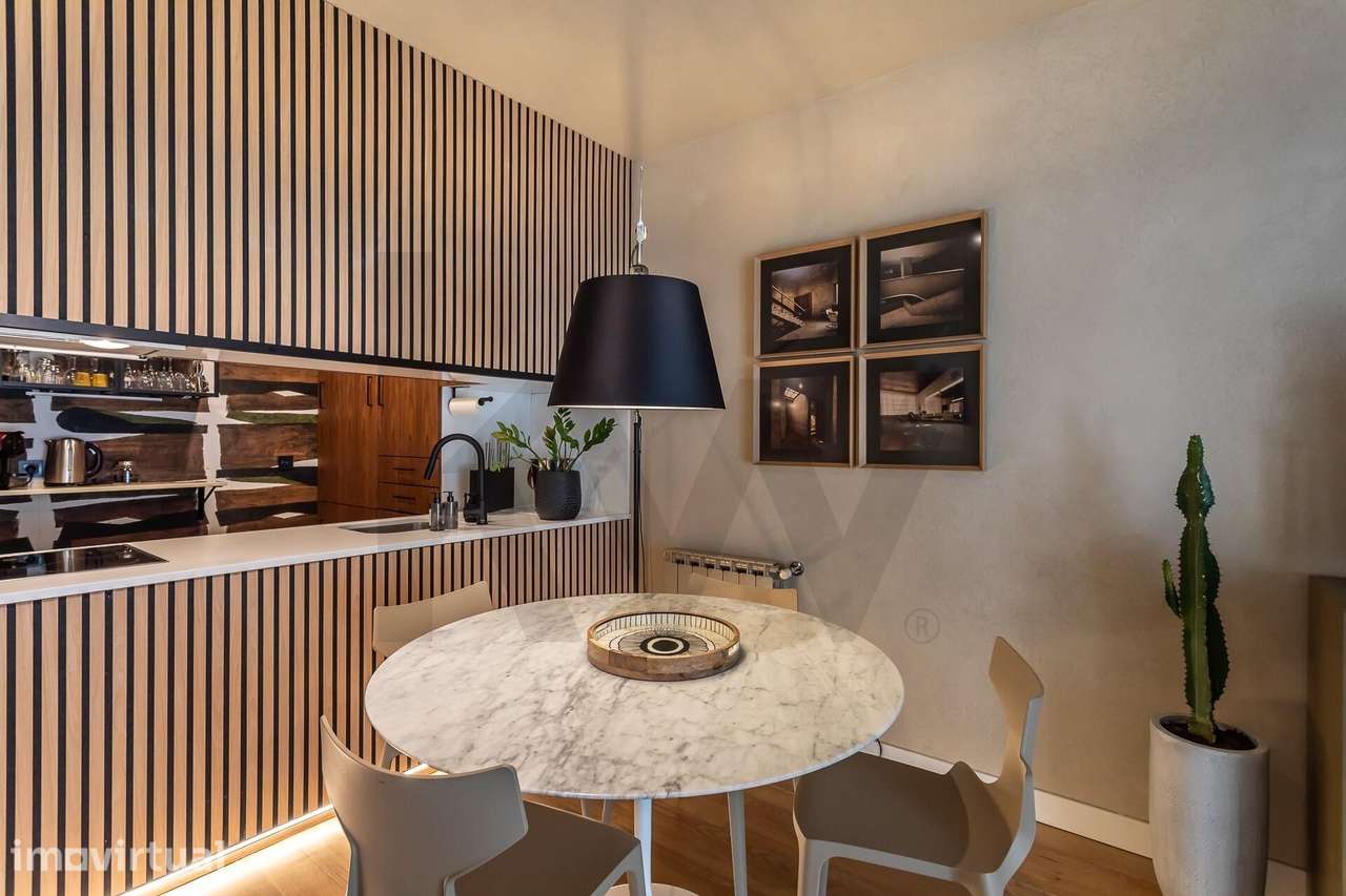 Apartamento T1 de Luxo, com estacionamento,  próximo da Av da Liberdad - Grande imagem: 2/36