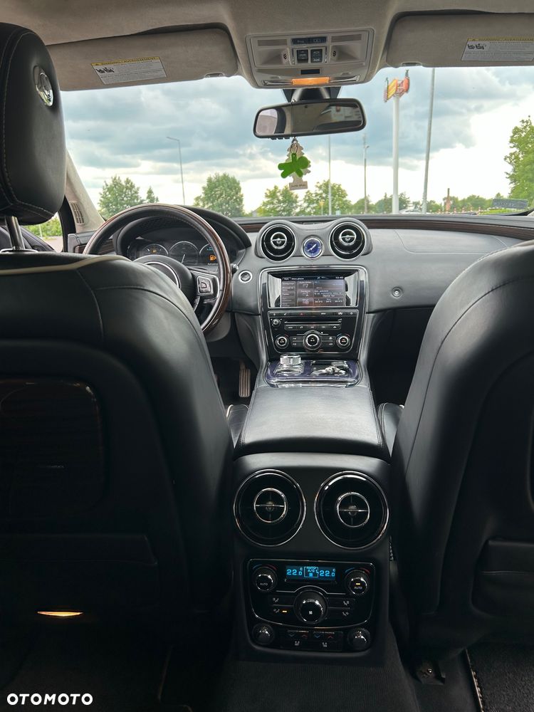 Jaguar XJ 5.0 V8 LWB Portfolio - 24