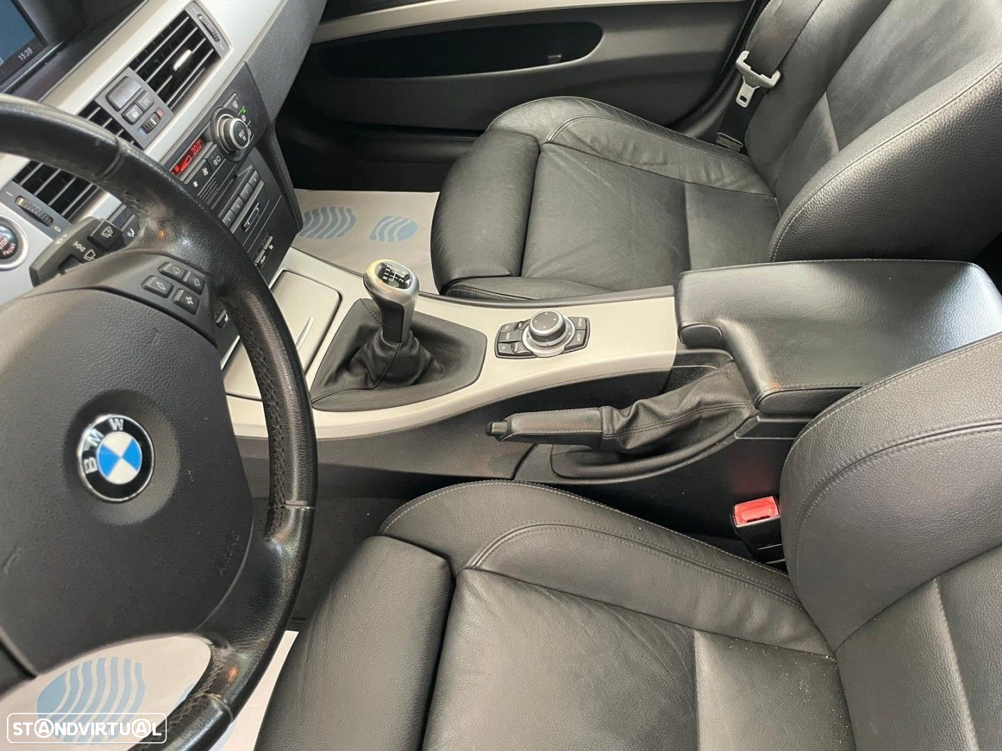 BMW 320 d EfficientDynamics Navigation - 24