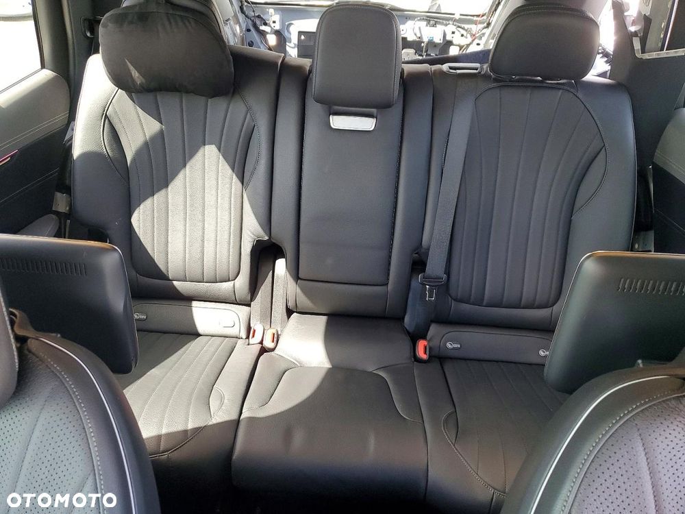Mercedes-Benz EQS 680 SUV - 11