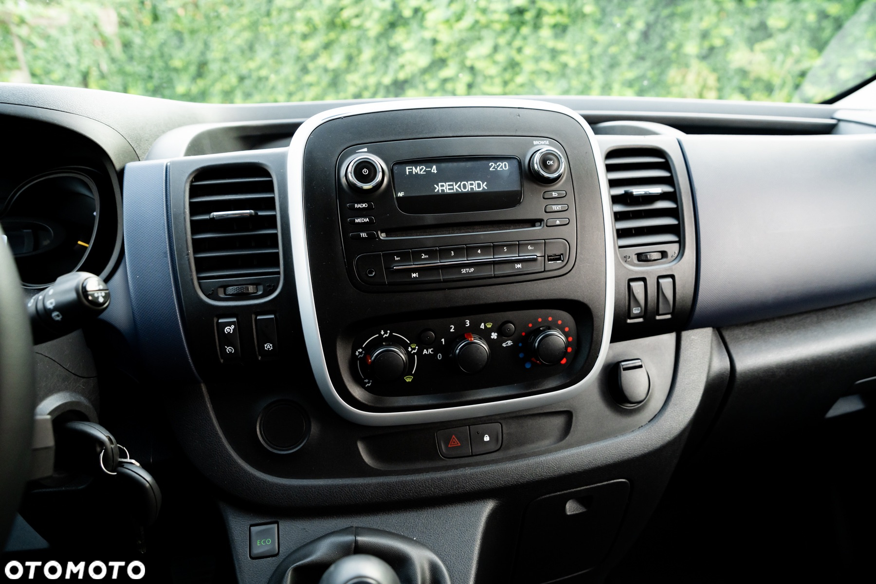 Opel Vivaro - 24