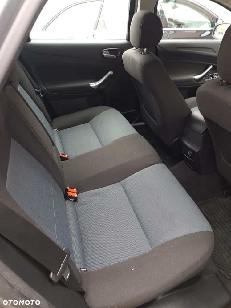 Ford Mondeo 1.6 Ambiente - 8