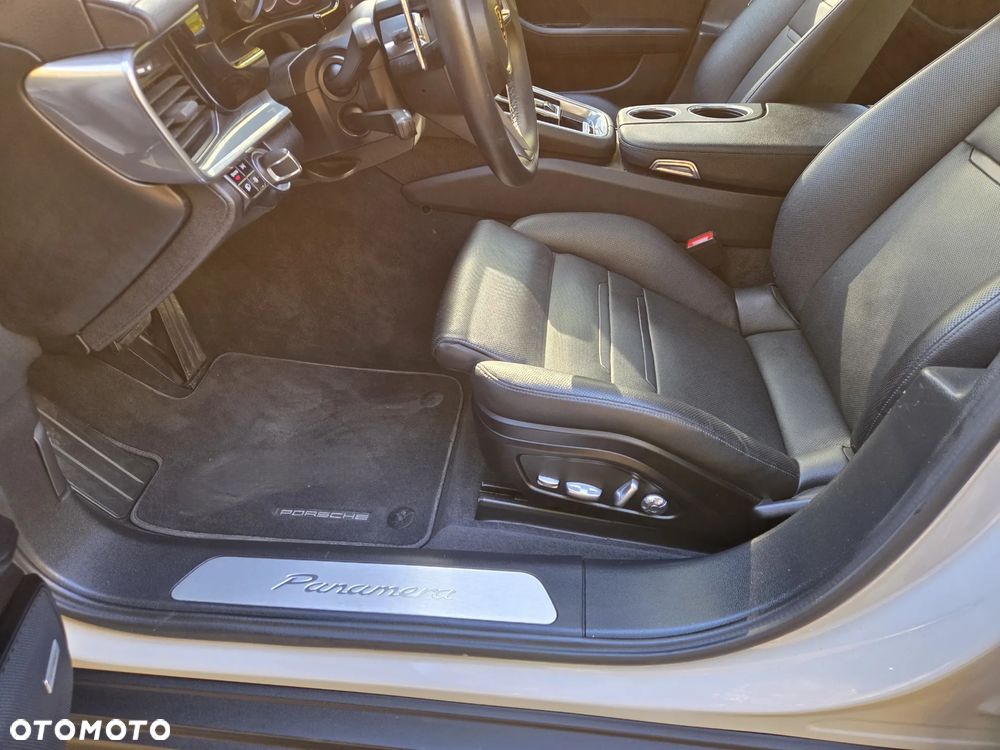 Porsche Panamera Standard - 21