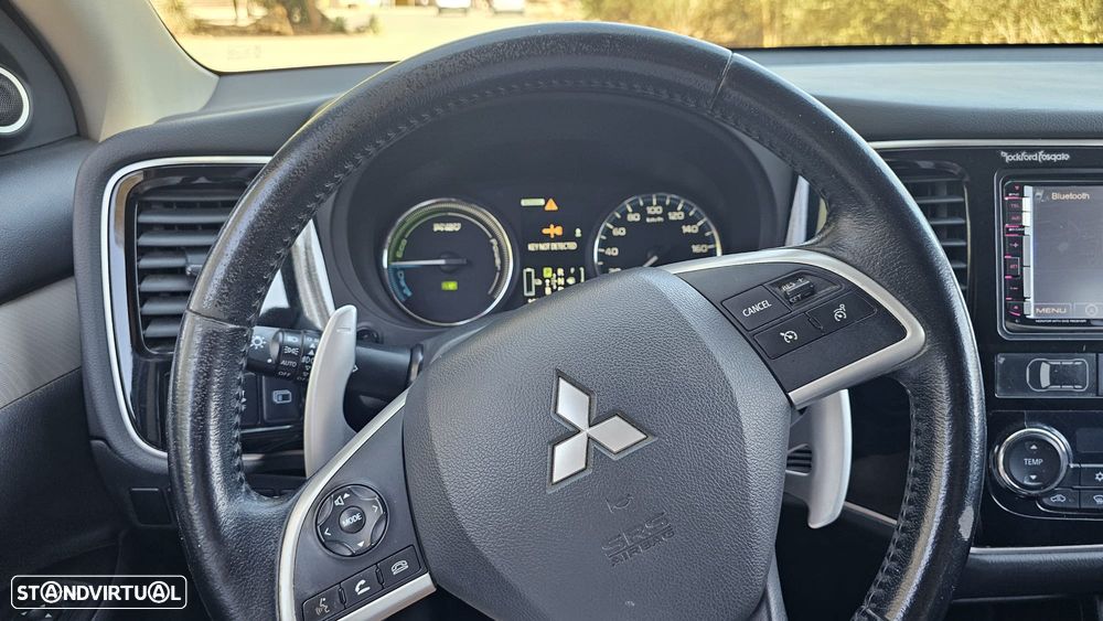 Mitsubishi Outlander - 9