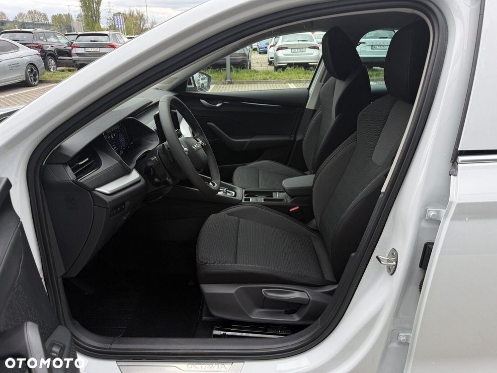 Skoda Octavia 1.5 TSI mHEV Drive Selection DSG - 11