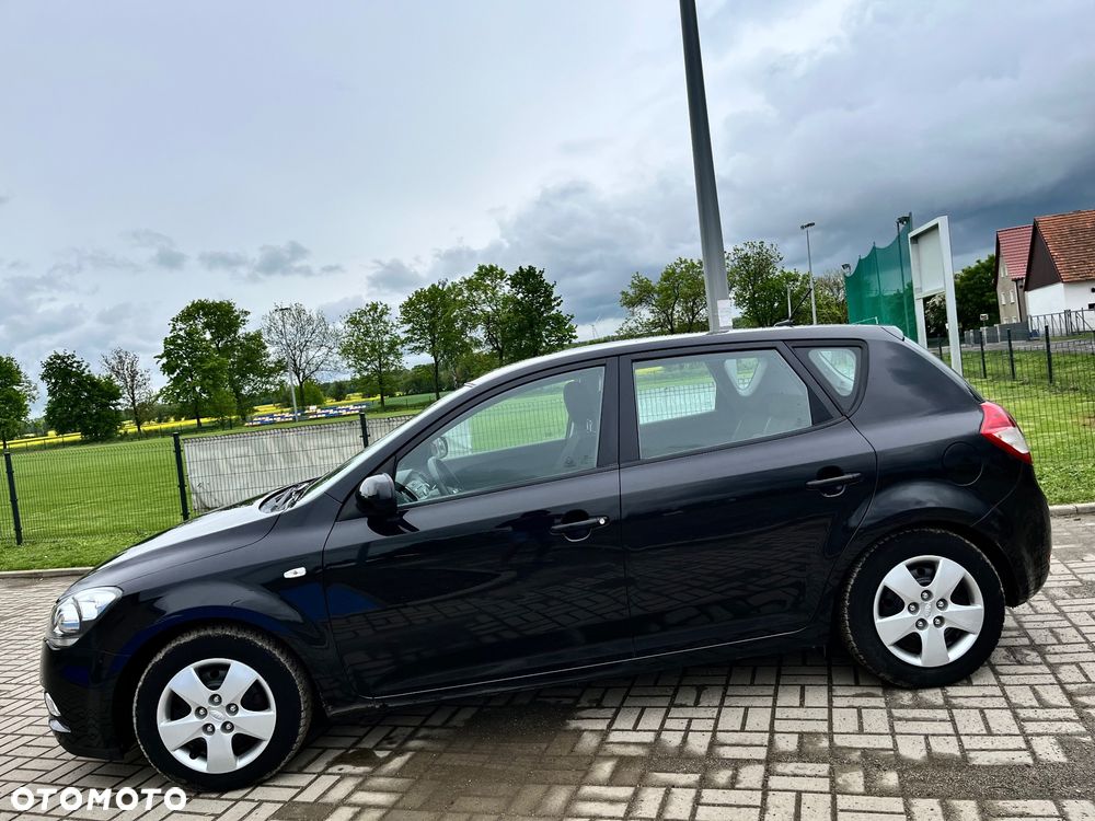 Kia Ceed 1.4 CVVT Attract - 4