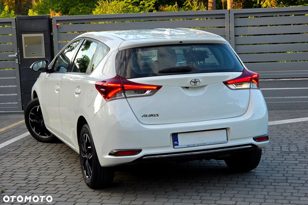 Toyota Auris 1.6 Premium - 14