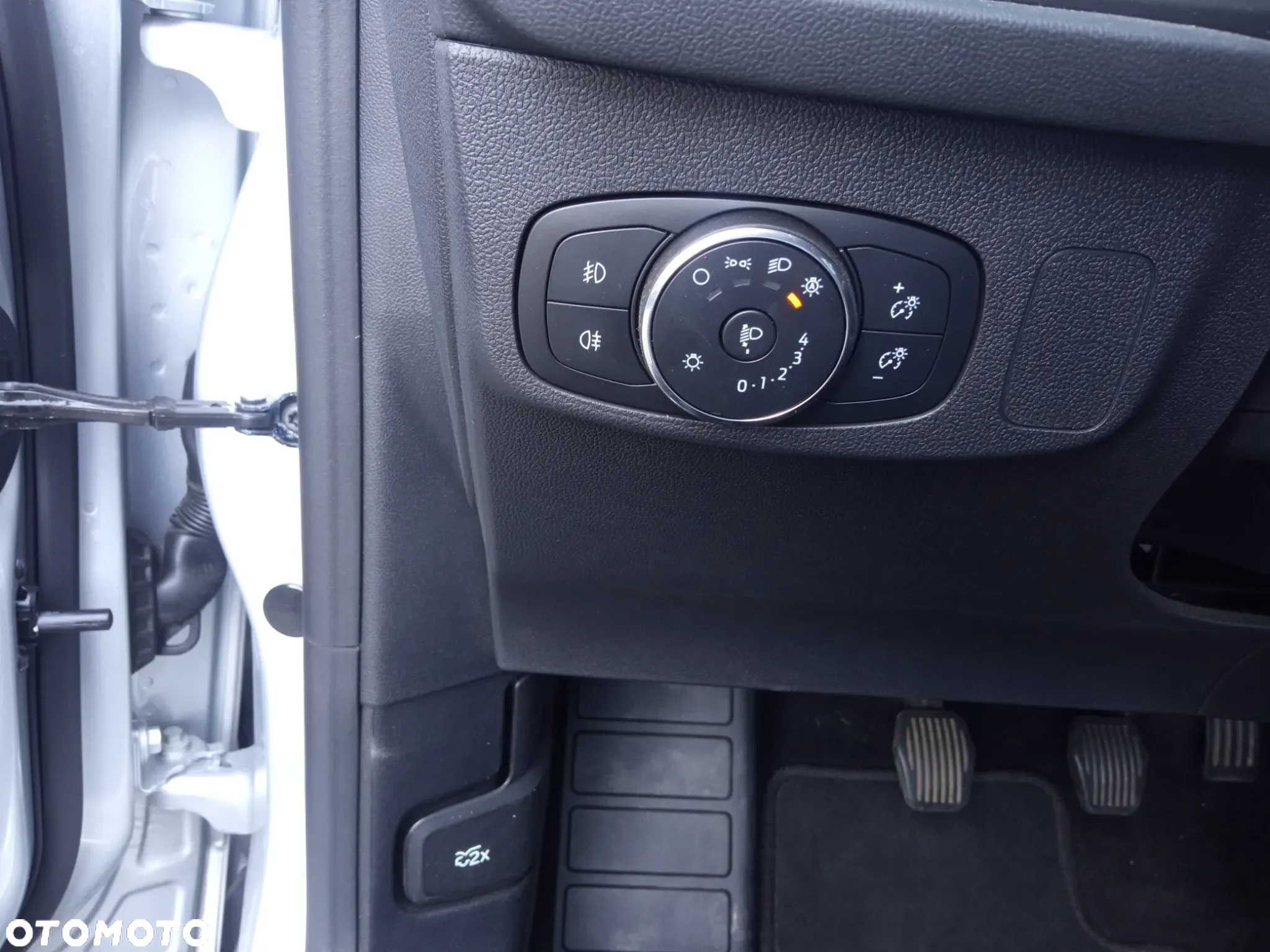 Ford Focus 1.0 EcoBoost Titanium Design - 12