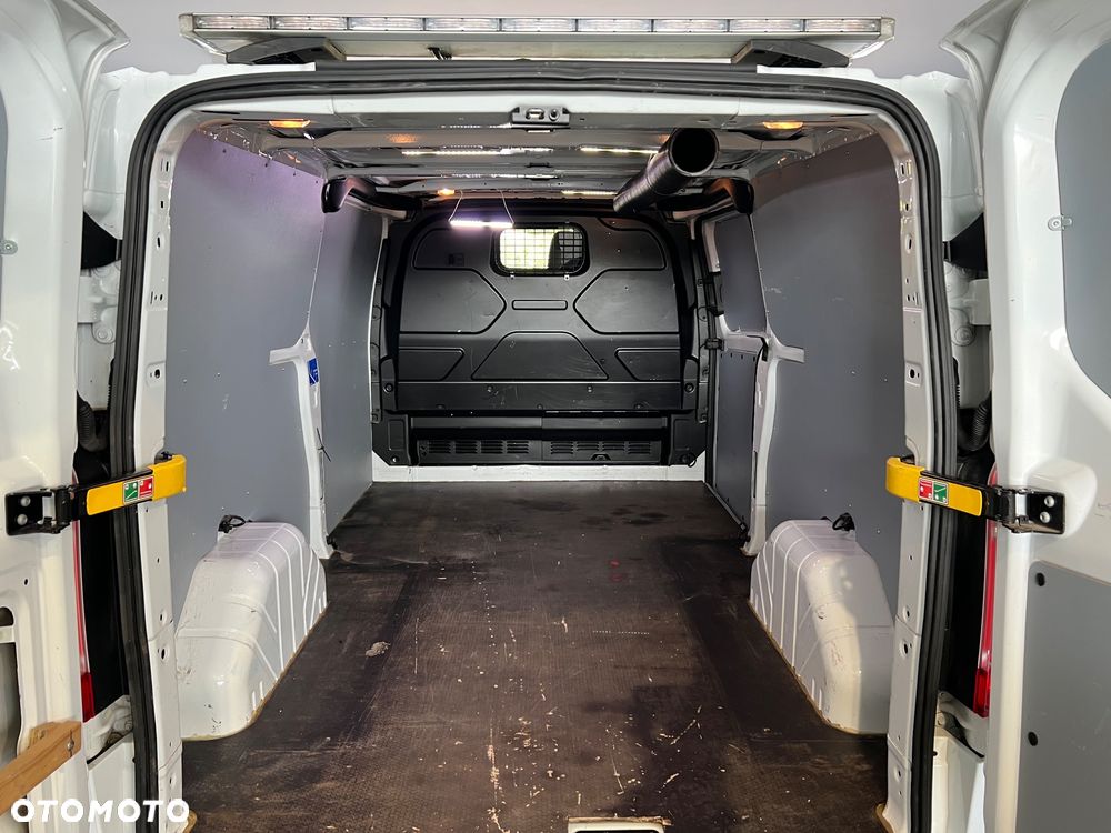 Ford Transit Custom - 13