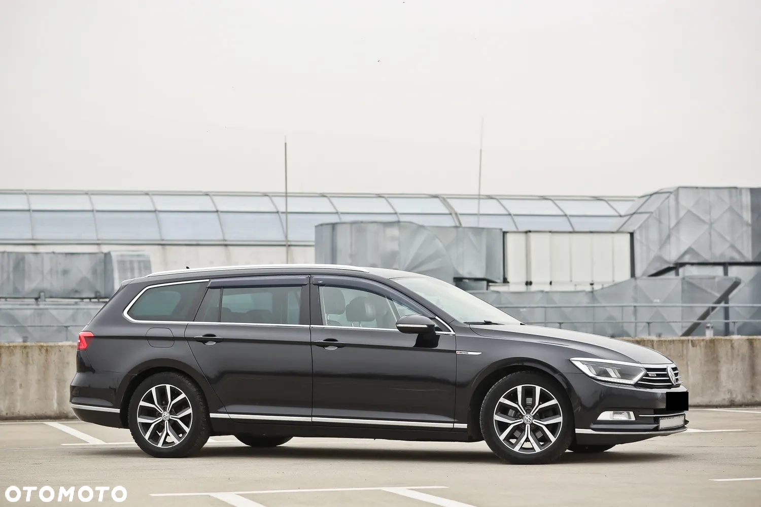 Volkswagen Passat Variant 2.0 TDI SCR 4Motion DSG Highline - 3