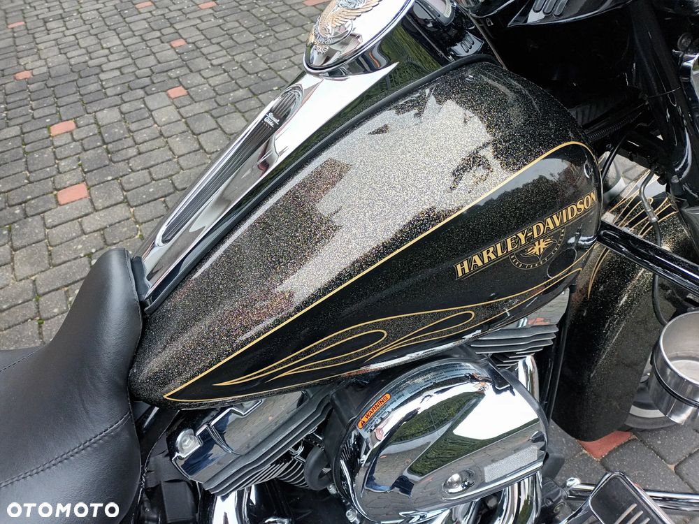 Harley-Davidson Touring Street Glide - 16