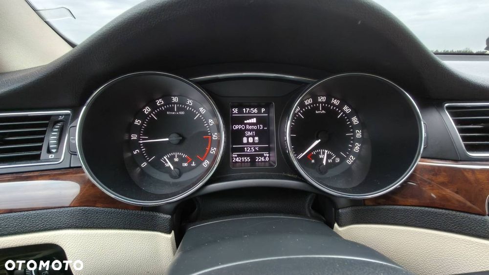 Skoda Superb 2.0 TDI Elegance DSG - 16