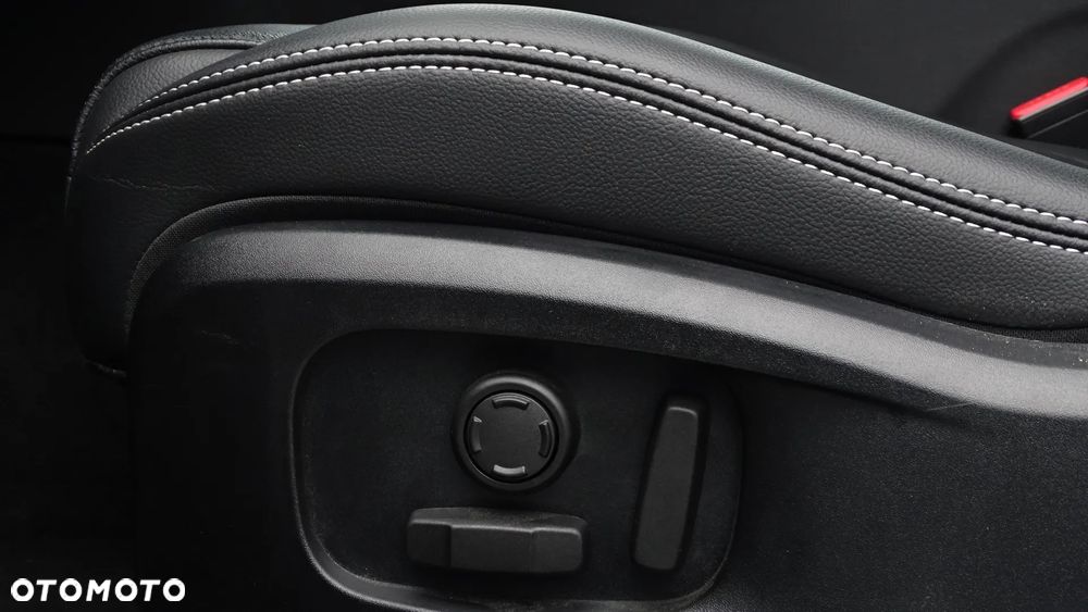 Jaguar XE D200 AWD R-Dynamic Black - 14