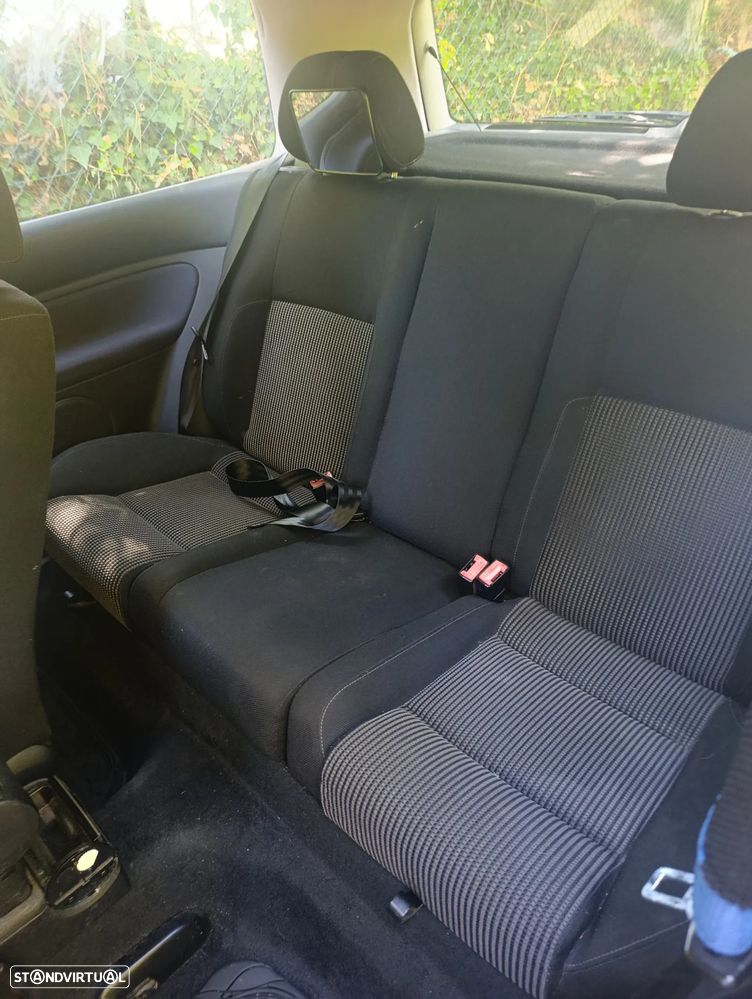 VW Golf 1.9 TDi Highline - 5
