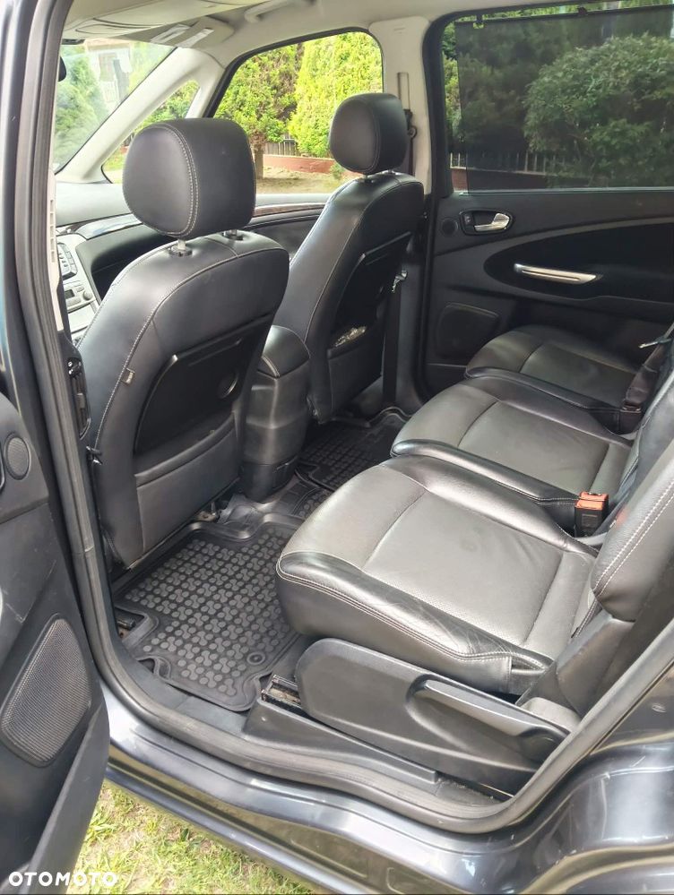 Ford Galaxy - 4