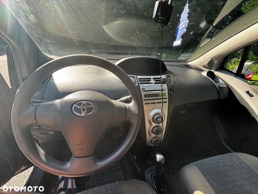 Toyota Yaris 1.0 Luna A/C - 6