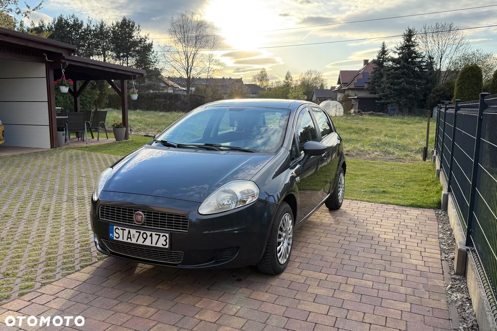 Fiat Grande Punto Actual 1.4 8V Estiva Blue&Me - 1