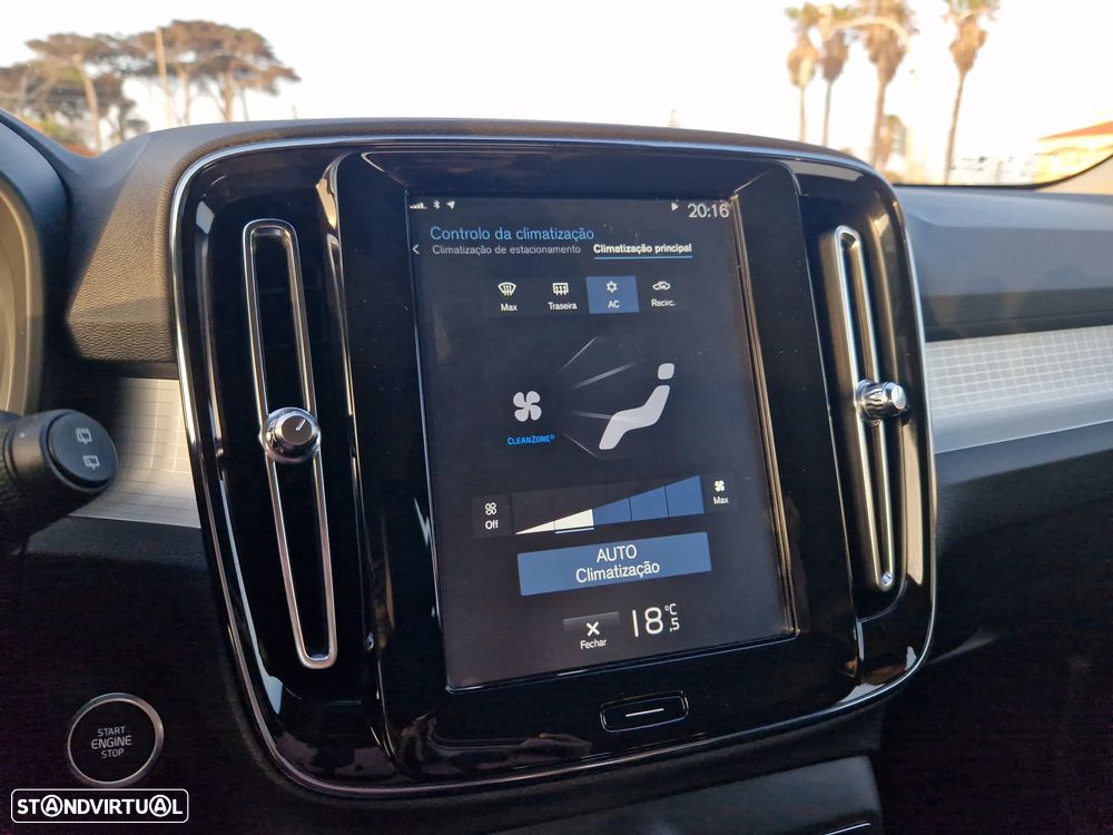 Volvo XC 40 1.5 T3 Momentum Plus - 15