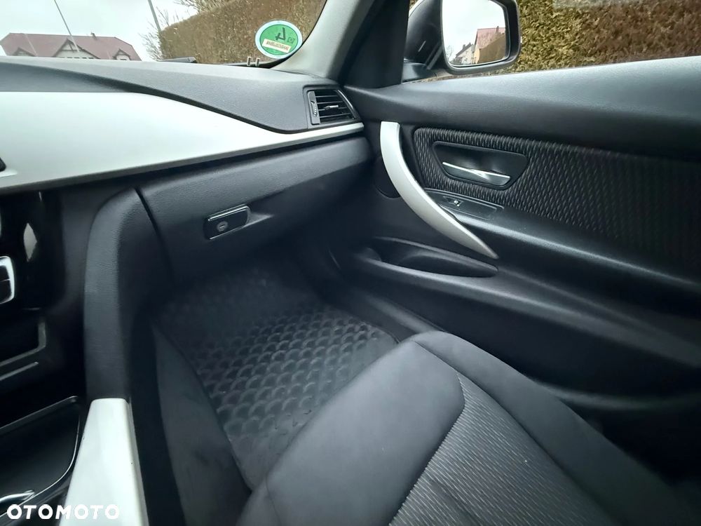 BMW Seria 3 320d Advantage - 21
