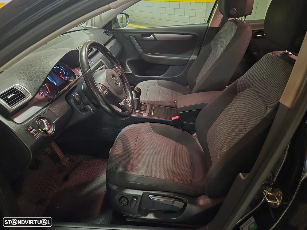VW Passat Variant 1.6 TDI Confortline - 24