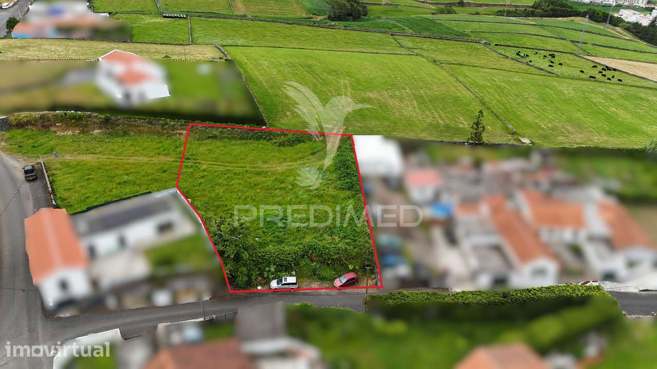 Terreno Urbano para construção com projeto de moradia T3 aprovado - Grande imagem: 2/10