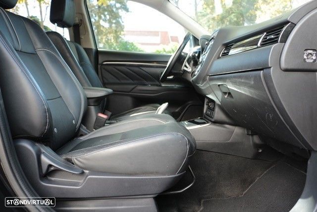 Mitsubishi Outlander 2.0 Intense Navi - 14