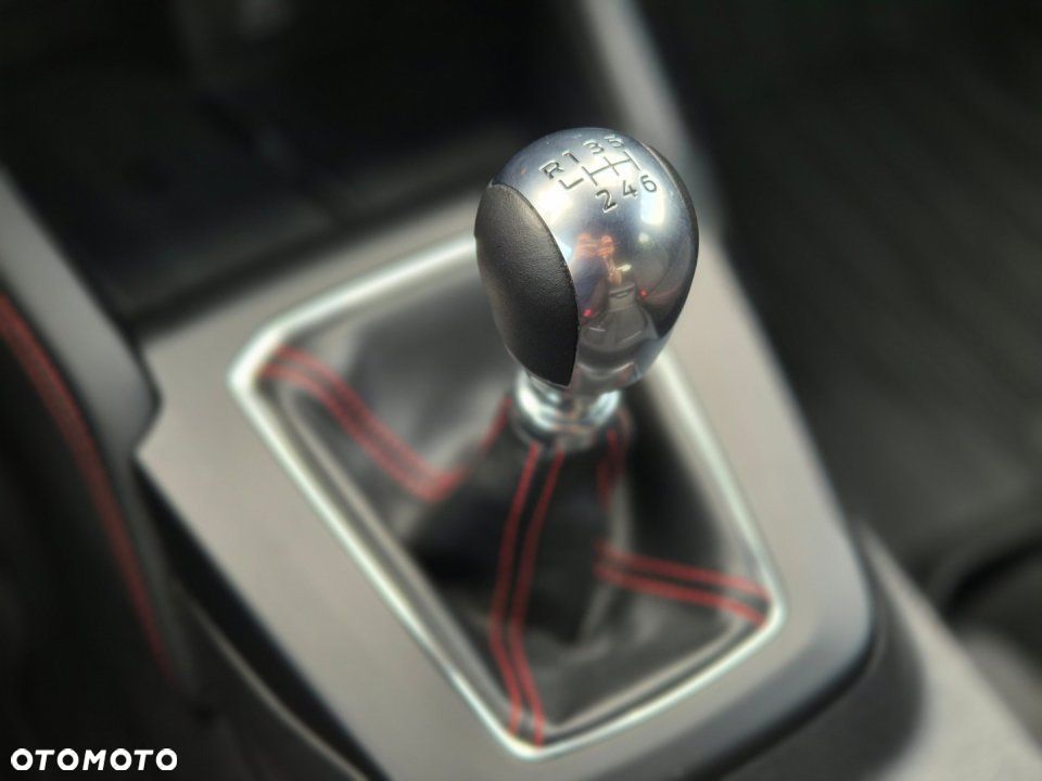 Ford Kuga - 24