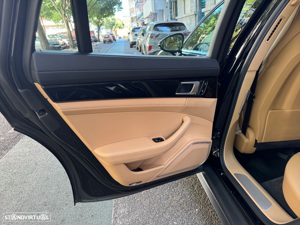 Porsche Panamera 4 E-Hybrid - 14